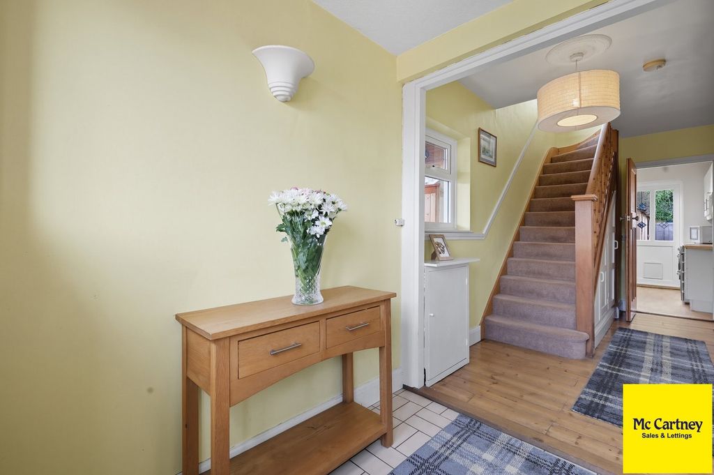 Property photo 2 of 31