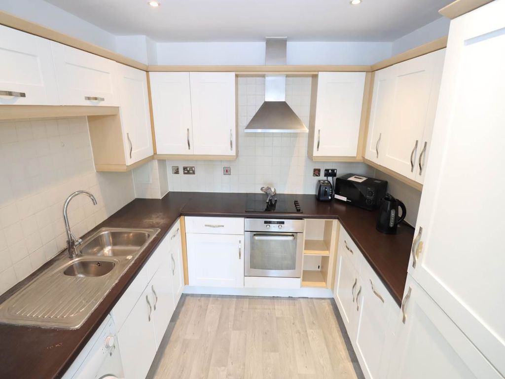 Property photo 2 of 6 E5d6B02E-8606-4755-B340-908F5745F729