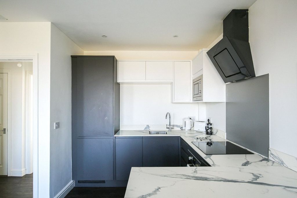 Property photo 2 of 16 Picture No. 18