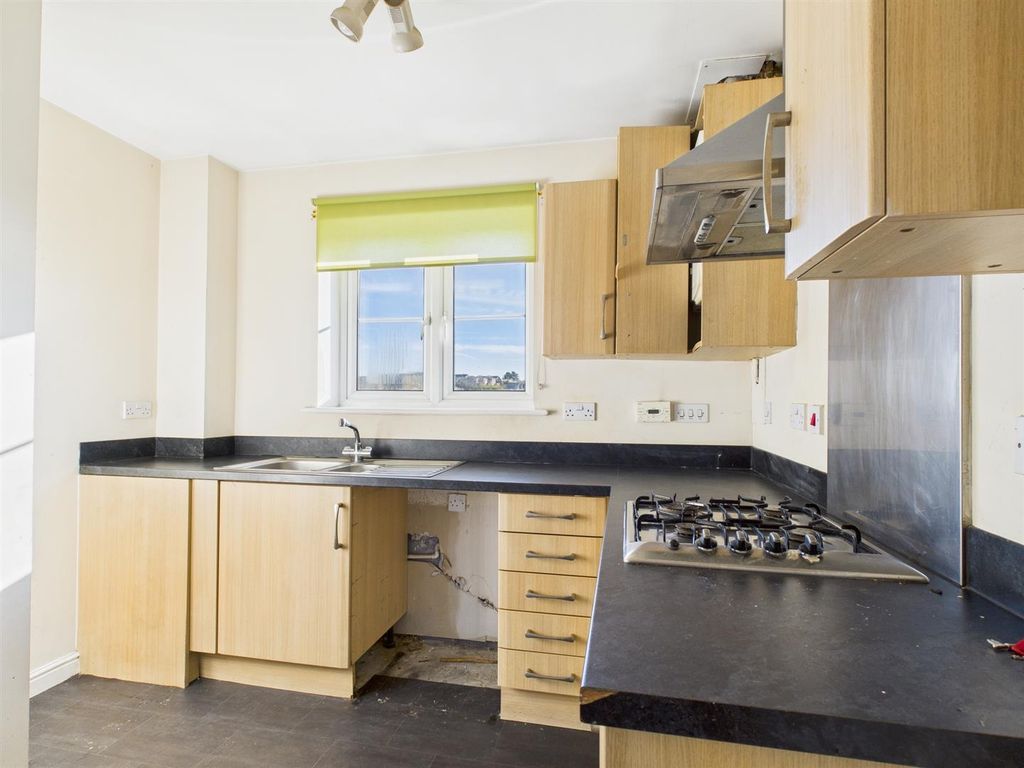 Property photo 3 of 11 Cam02295G0-Pr0350-Still010.Jpg