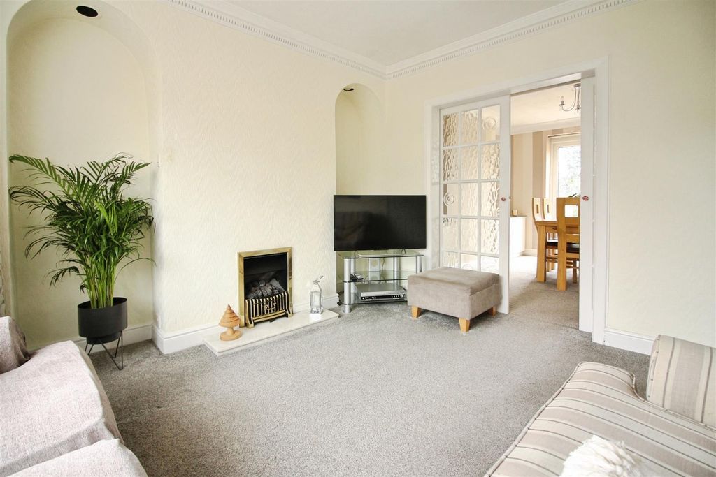 Property photo 2 of 18 Living Room