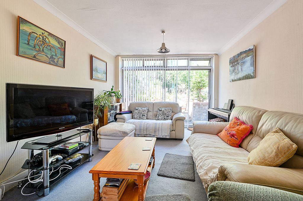 Property photo 3 of 13