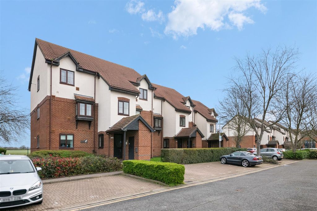 Property photo 2 of 8