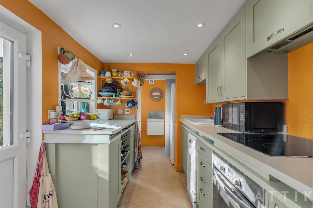 Property photo 3 of 49 Attik (31).Jpg