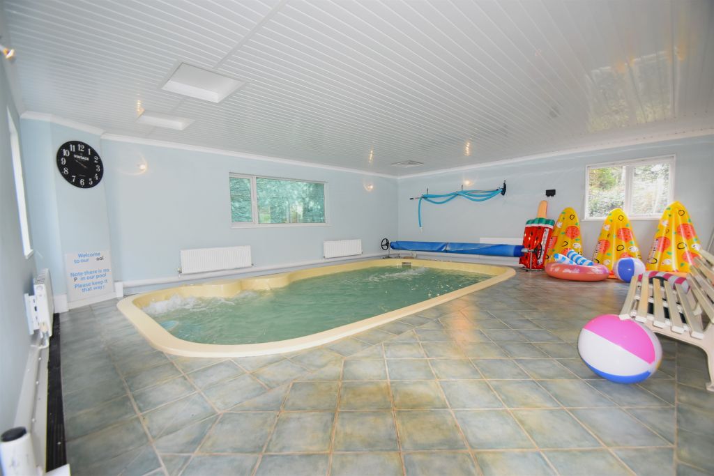 Property photo 2 of 34