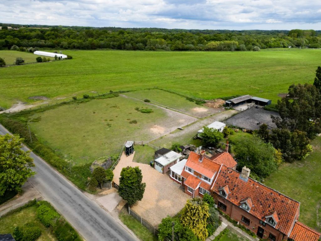 Property photo 2 of 35