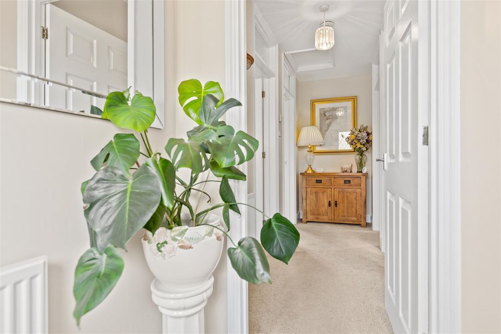 Property photo 2 of 19 Entrance Hallway