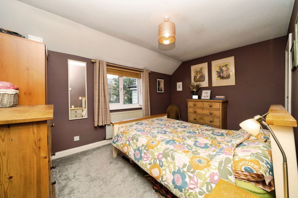 Property photo 3 of 19 Bedroom 1