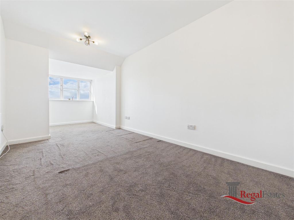 Property photo 2 of 16 Cam02489G0-Pr0325-Still019.Jpg