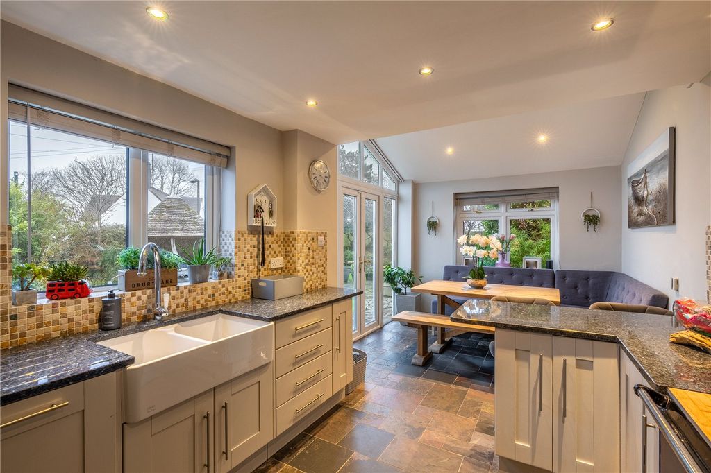 Property photo 2 of 45 Picture No. 68