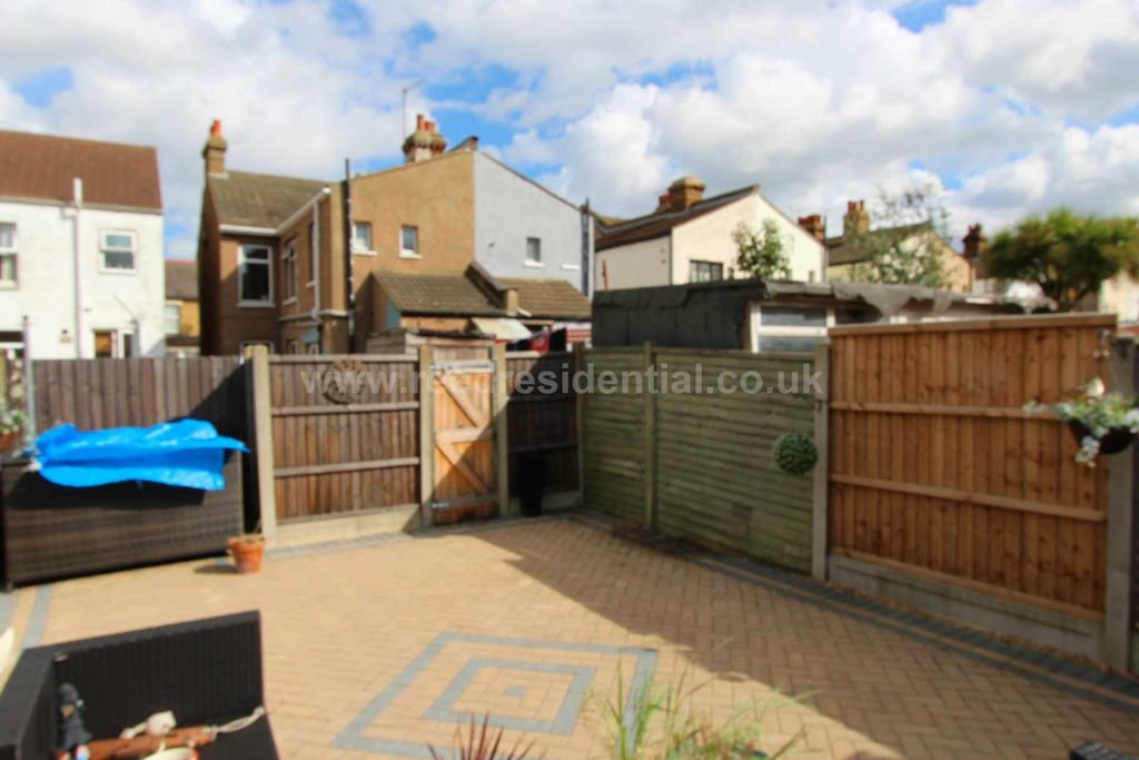 Property photo 2 of 7
