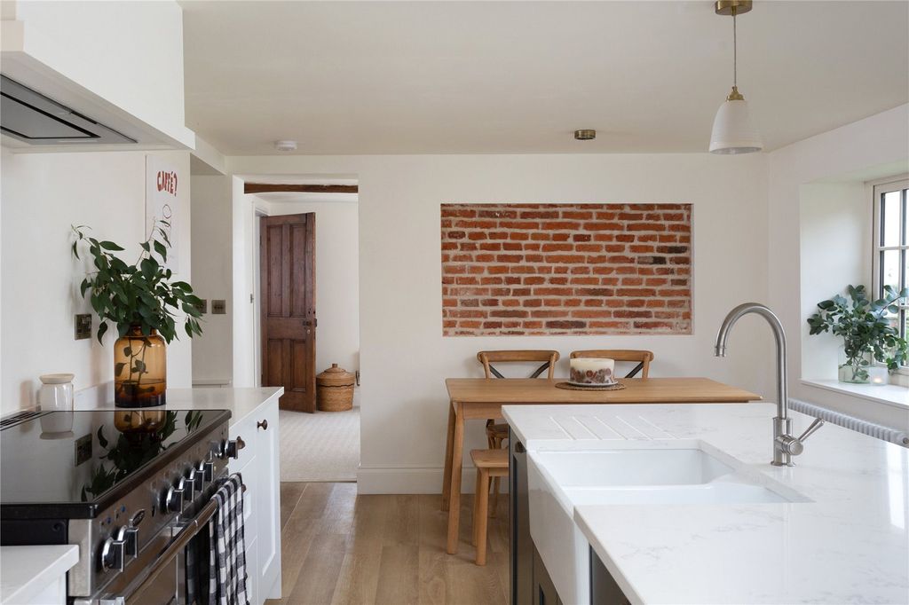 Property photo 2 of 14 Kitchen