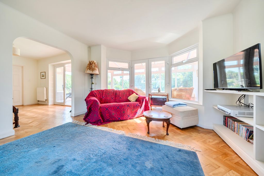 Property photo 2 of 19