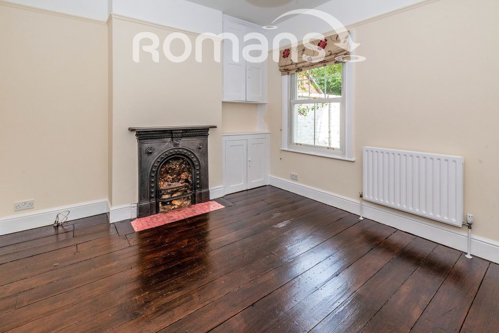 Property photo 3 of 10 Dining Room
