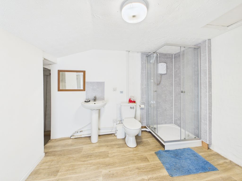 Property photo 3 of 7 Shower Room