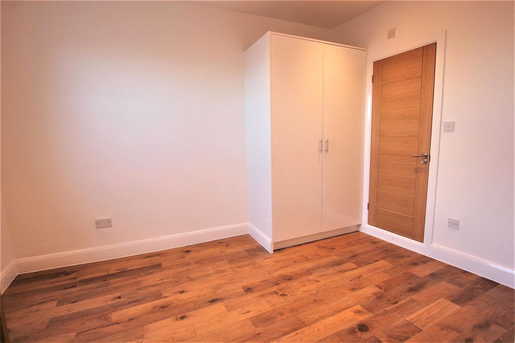 Property photo 2 of 4 Picture No. 04