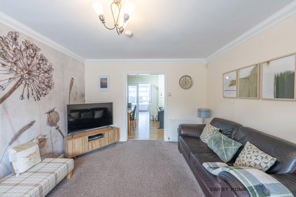 5 bed detached house for saleRockcliffe Path, Chapelhall, Airdrie ML6 photo 4