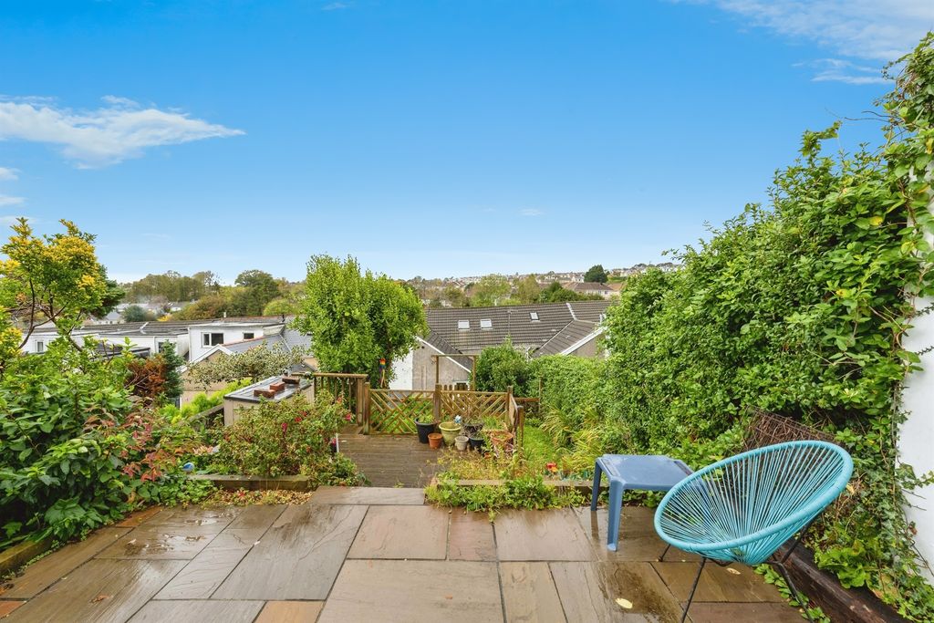 Property photo 2 of 21