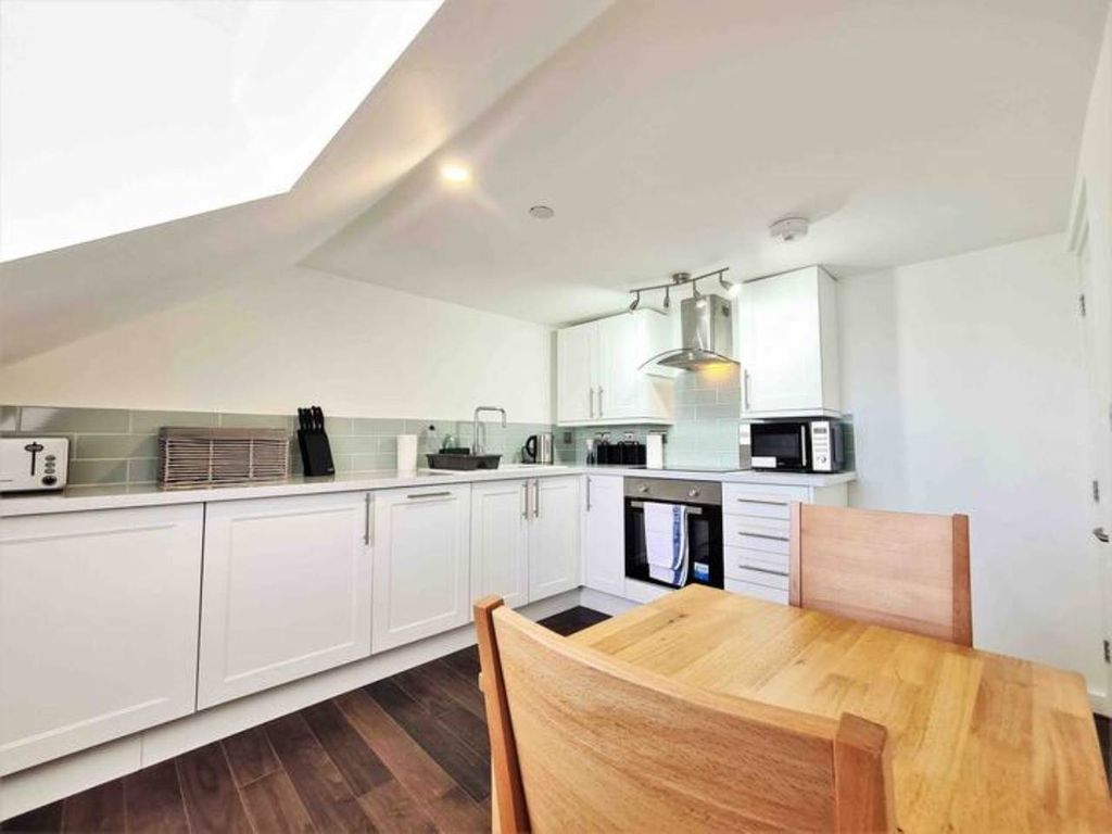 Property photo 3 of 5 E9c0E31A-Ace9-4A8A-B151-9237Cb71E654