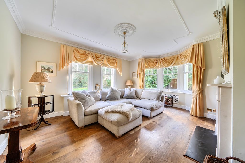 Property photo 3 of 27