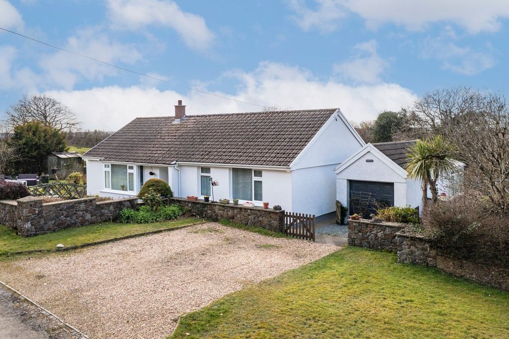 Property photo 1 of 28