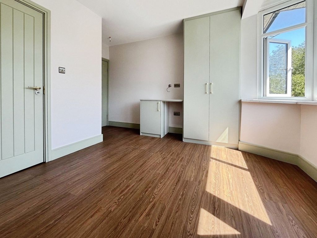 Property photo 2 of 4 Bedroom