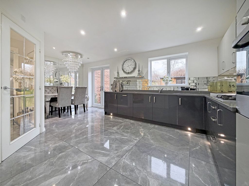 Property photo 3 of 41