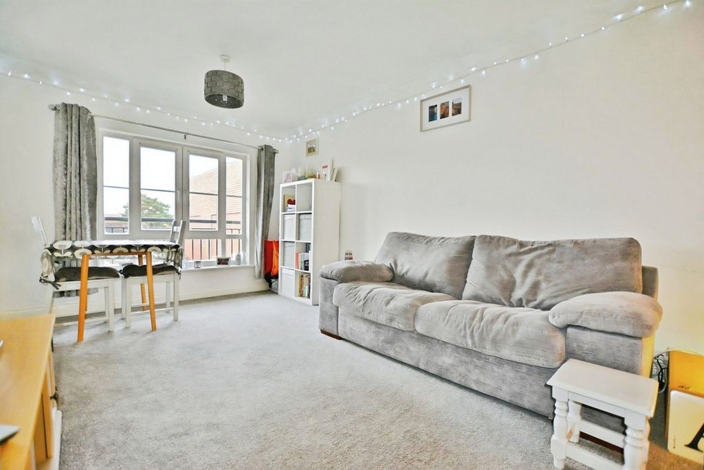 Property photo 2 of 7 Pbox-Img.Jpg