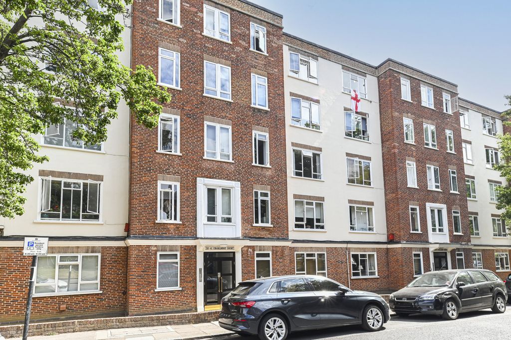 Property photo 1 of 11 2 Bed Flat For Sale Charlbert Street, St Johns Wood Nw8