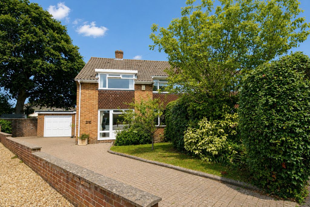 Property photo 1 of 20