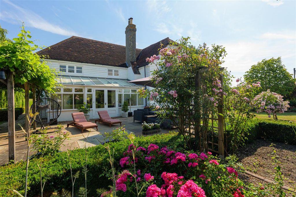 Property photo 2 of 33