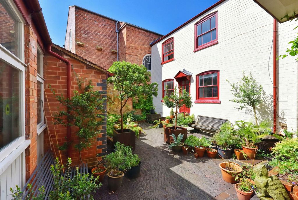 Property photo 1 of 35