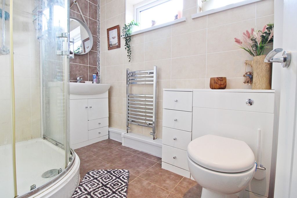 Property photo 3 of 18 Shower Room