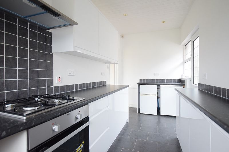 Property photo 3 of 19 Kitchen