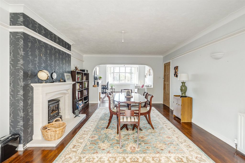 Property photo 2 of 33 Picture No. 21