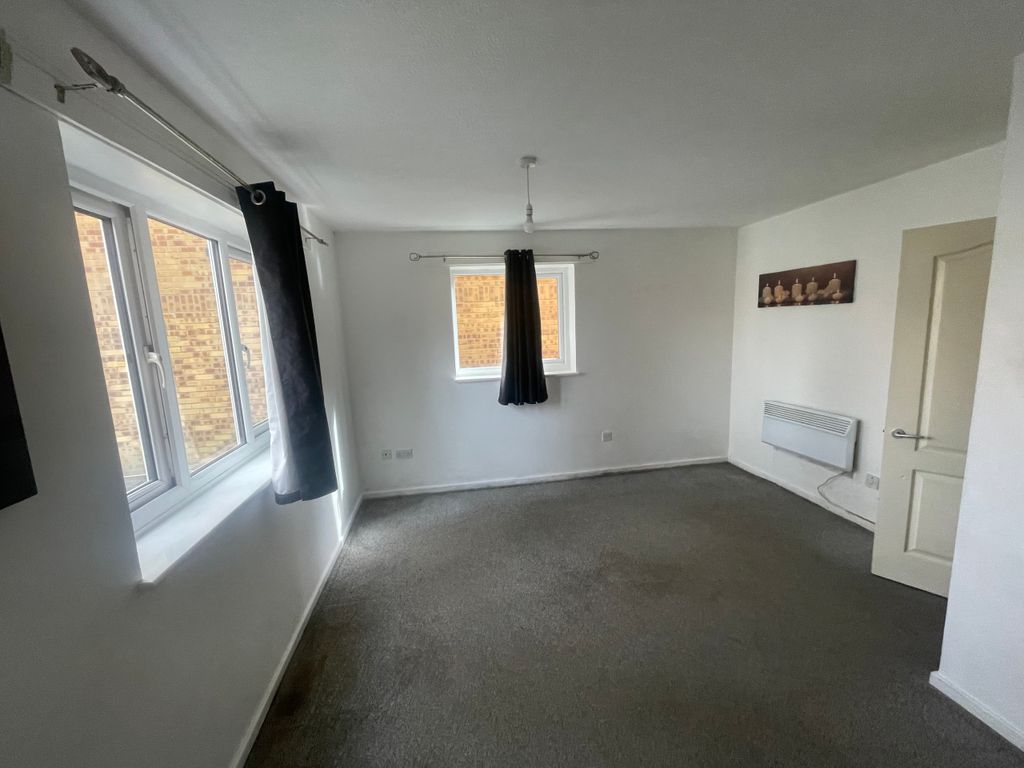 Property photo 3 of 6 Lounge.Jpeg