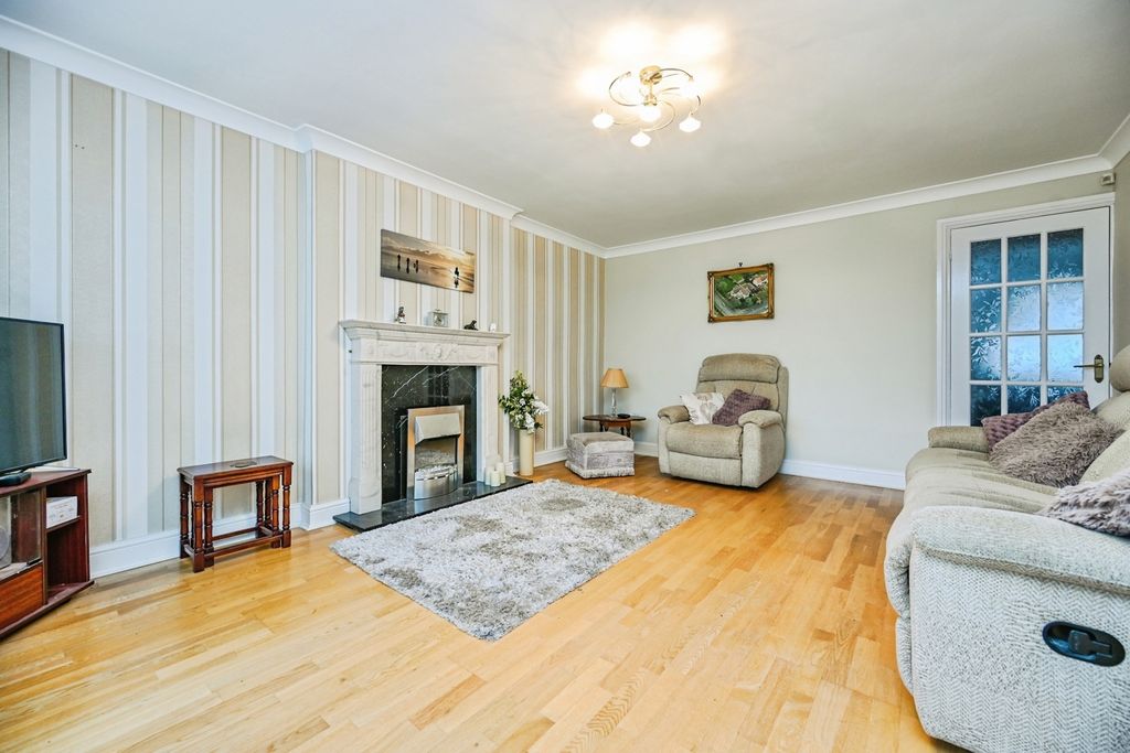 Property photo 3 of 17 Pbox-Img.Jpg