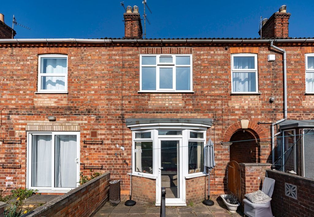 Property photo 1 of 11