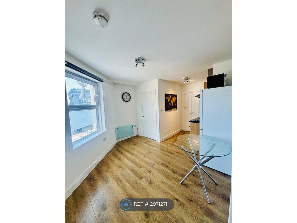 Property photo 1 of 4