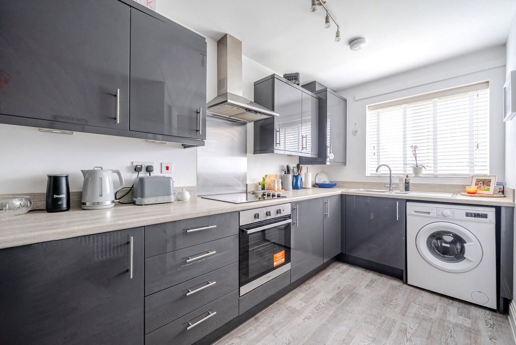 Property photo 3 of 14 1362134-18-68De56...