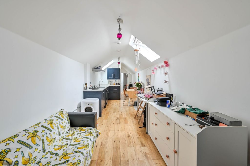 Property photo 1 of 5