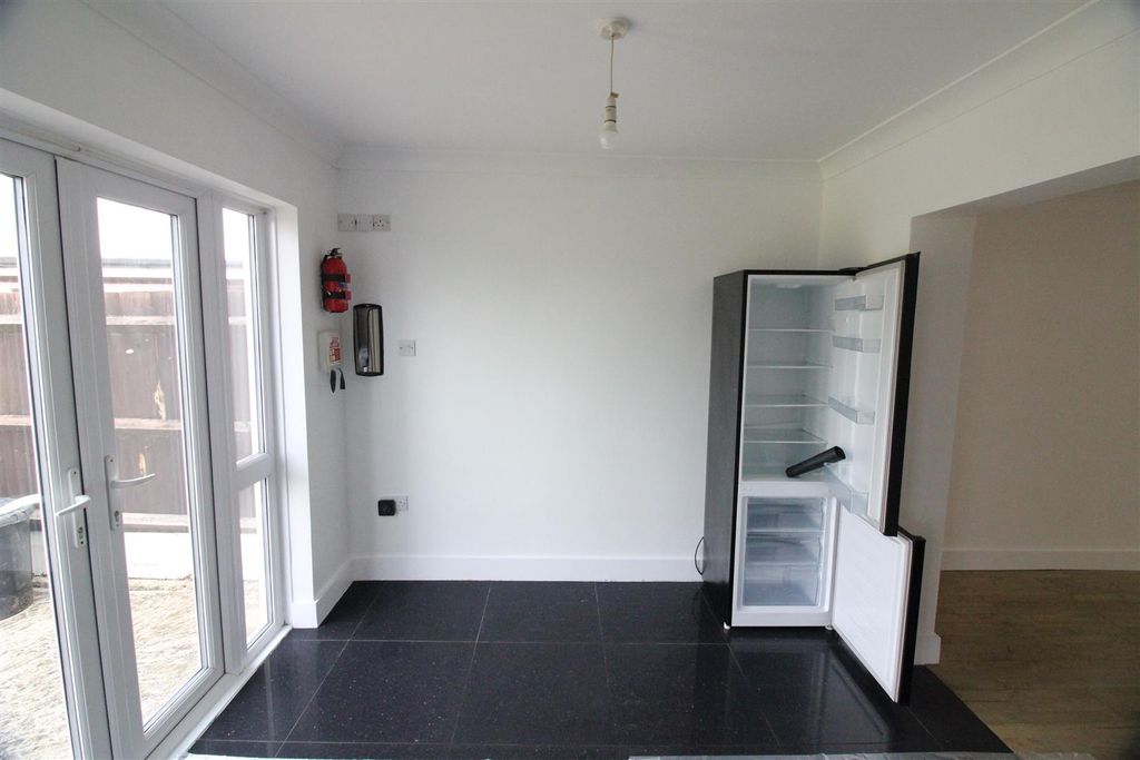 Property photo 2 of 15 3F0E8216-3Dfa-4F75-Aa0F-De7344915Fcf.Jpeg