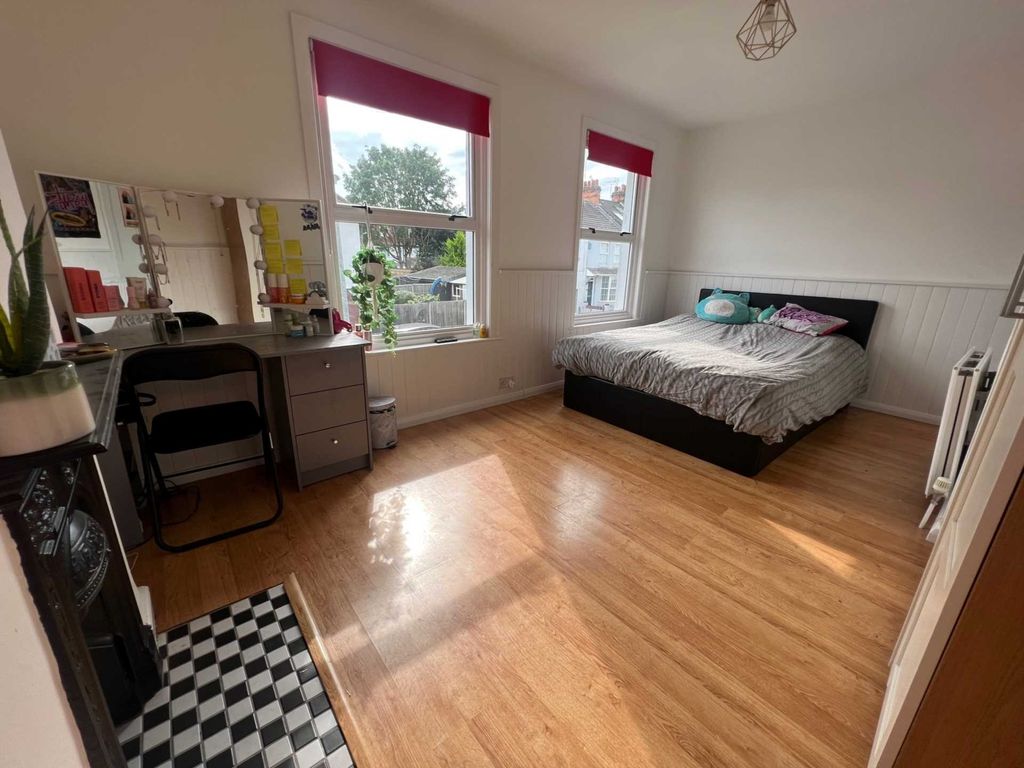 Property photo 3 of 13