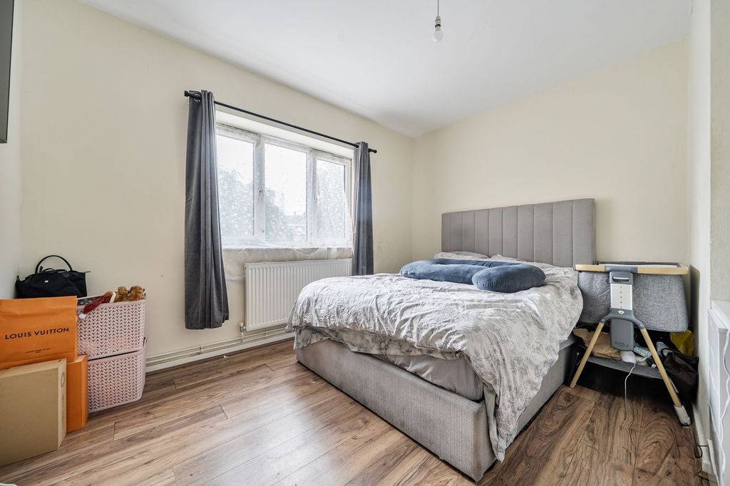Property photo 3 of 18