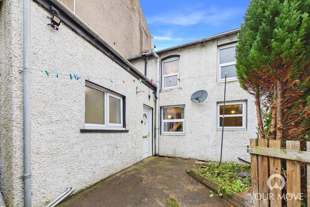 Property photo 1 of 8 External