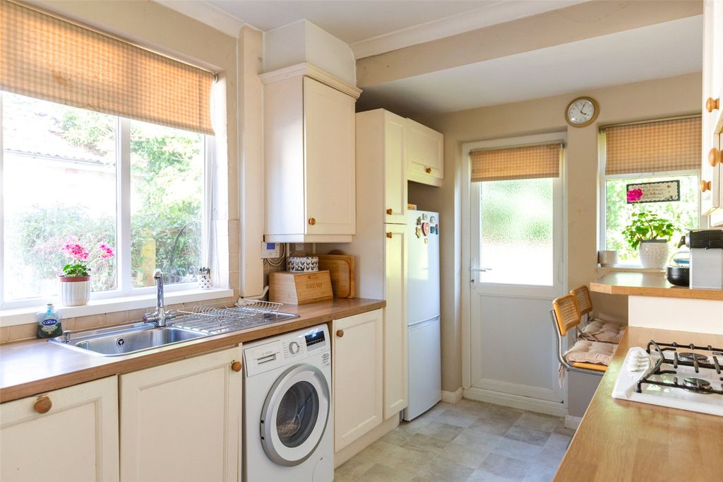 Property photo 3 of 27 Picture No. 29