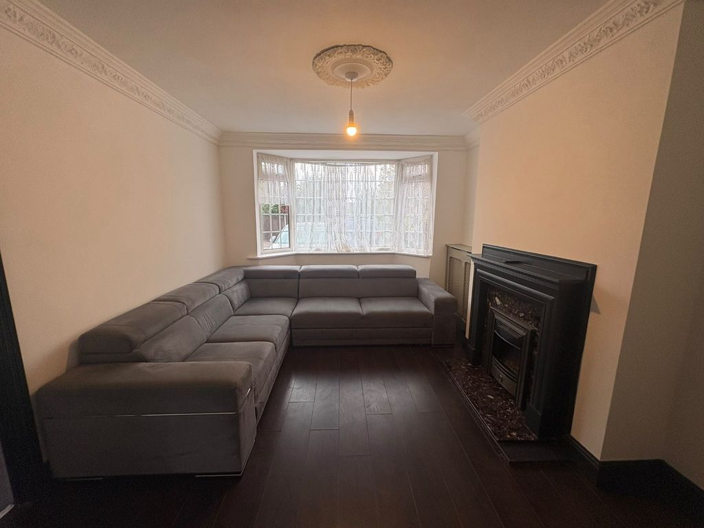 Property photo 3 of 27 5903214