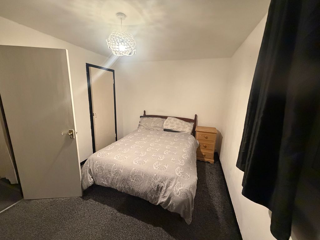 Property photo 3 of 5