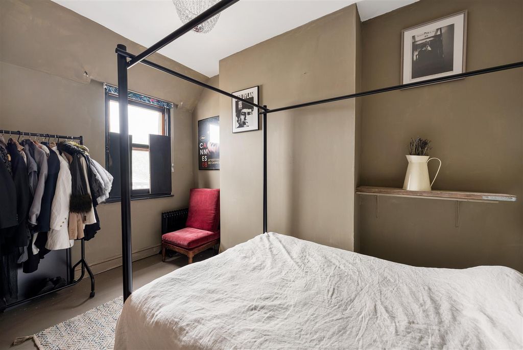 Property photo 3 of 15 Pretoria Avenue E17