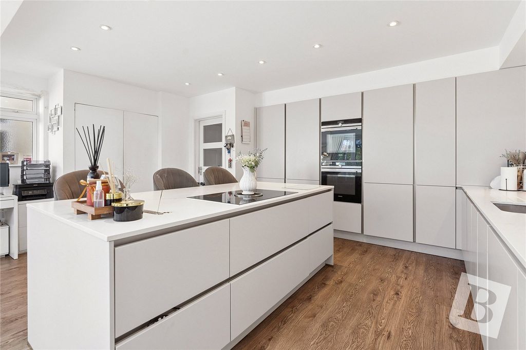 Property photo 2 of 17 Kitchen/Diner